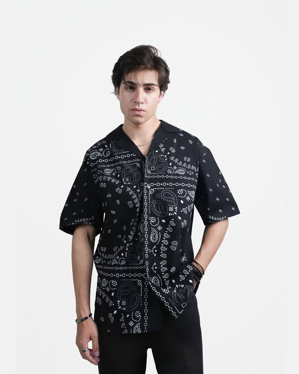 WHISPERS OF PAST HALFSLEEVES SHIRT - BLACK