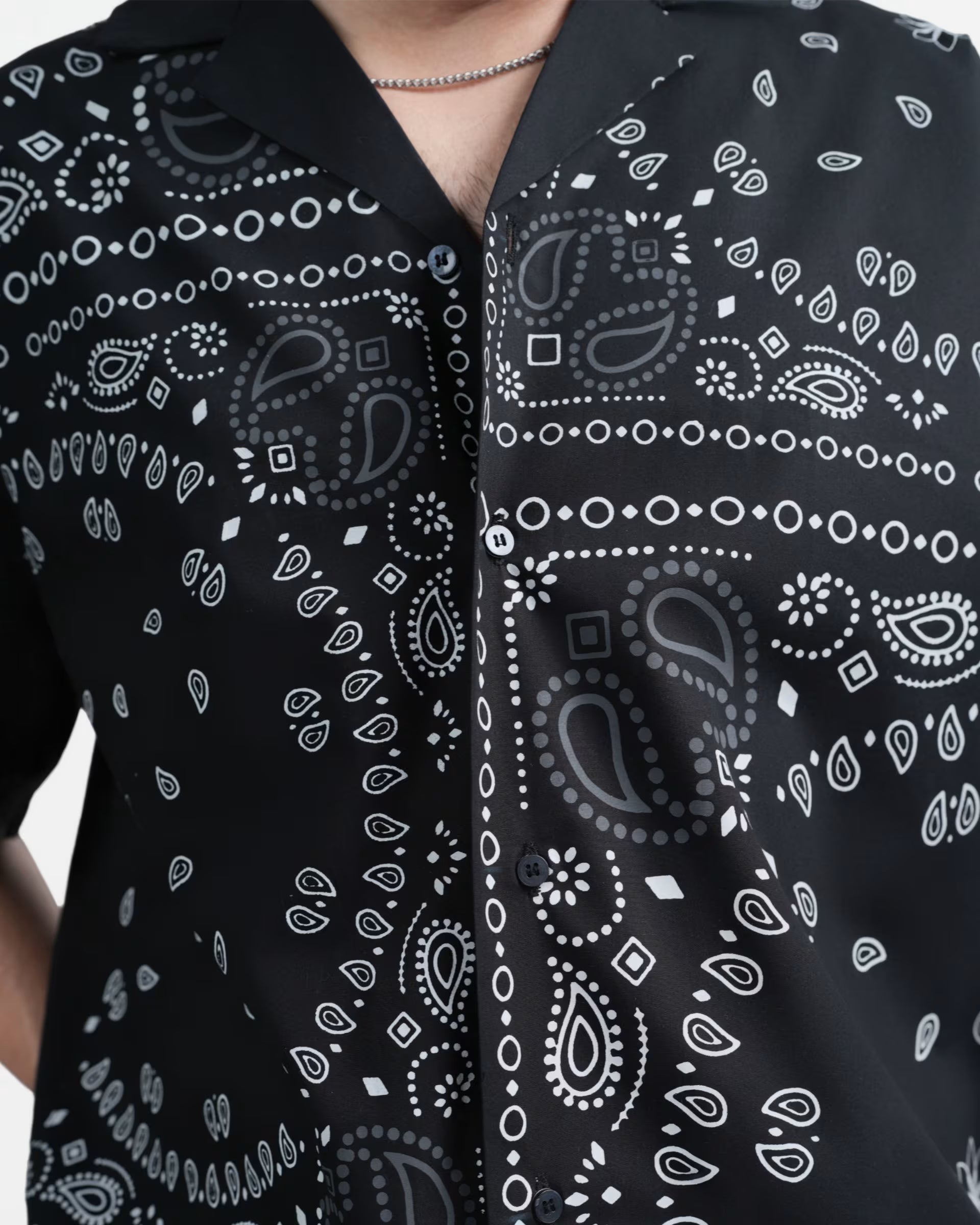 WHISPERS OF PAST HALFSLEEVES SHIRT - BLACK