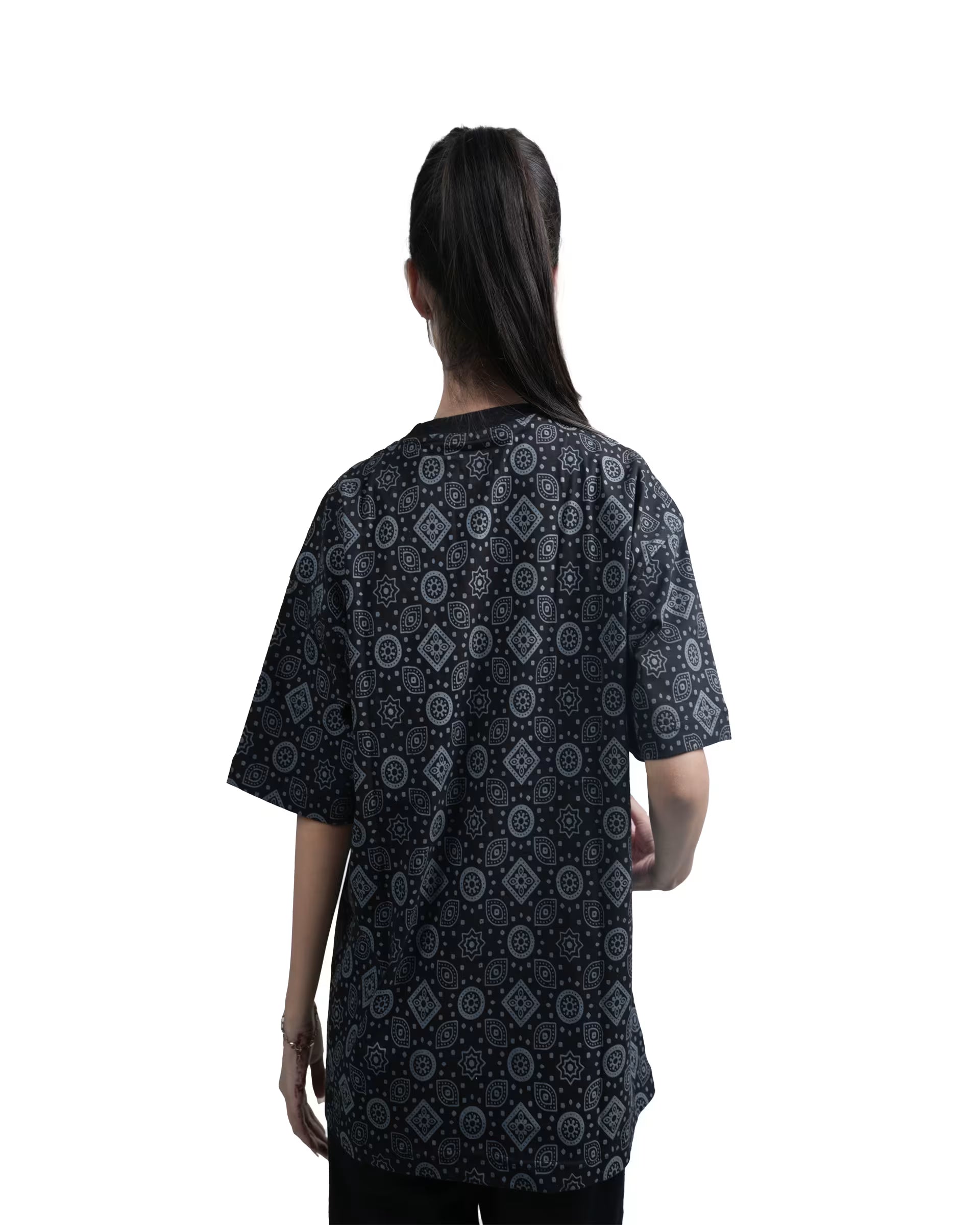 PAISLEY OVERZIED T-SHIRT - BLACK