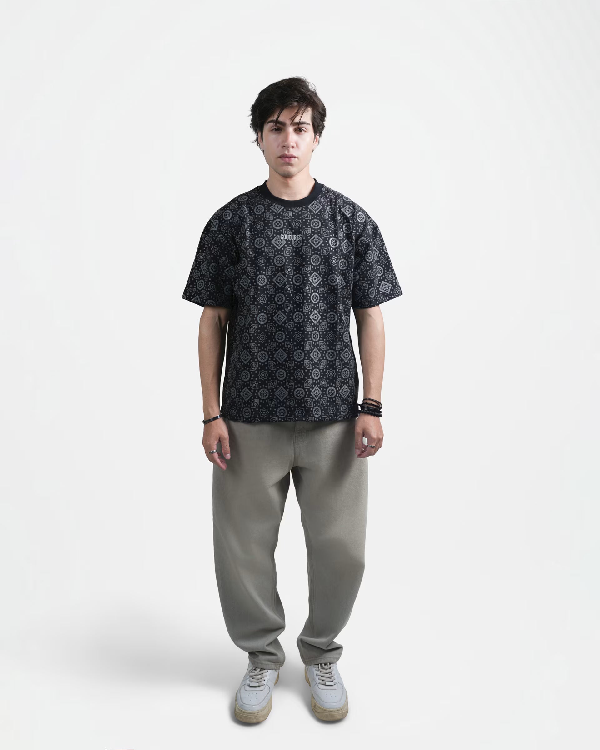 PAISLEY OVERZIED T-SHIRT - BLACK