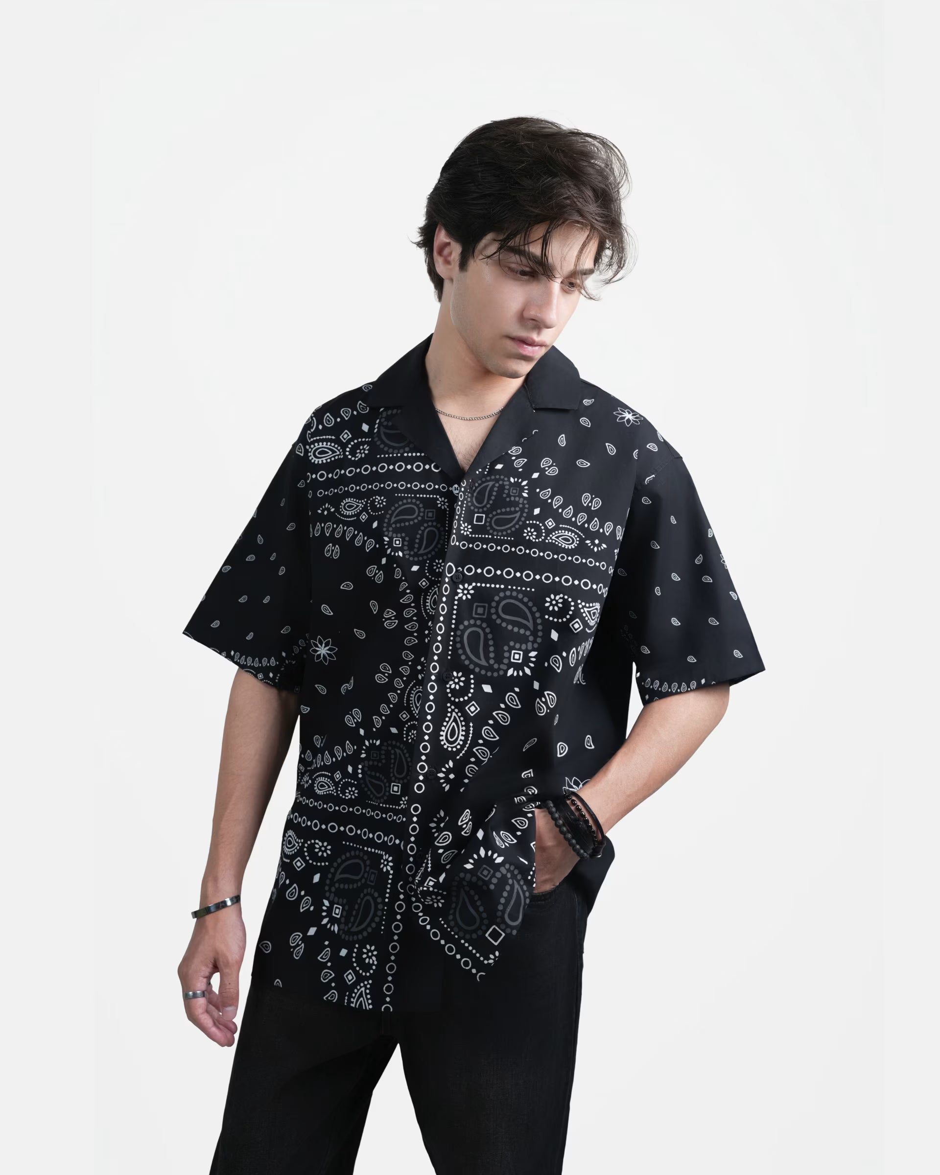 WHISPERS OF PAST HALFSLEEVES SHIRT - BLACK